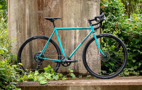 Surly Straggler bike in Chlorine Dream