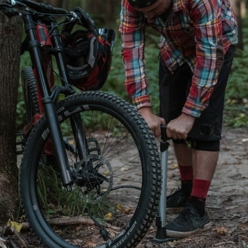 Going tubeless mountain store bike